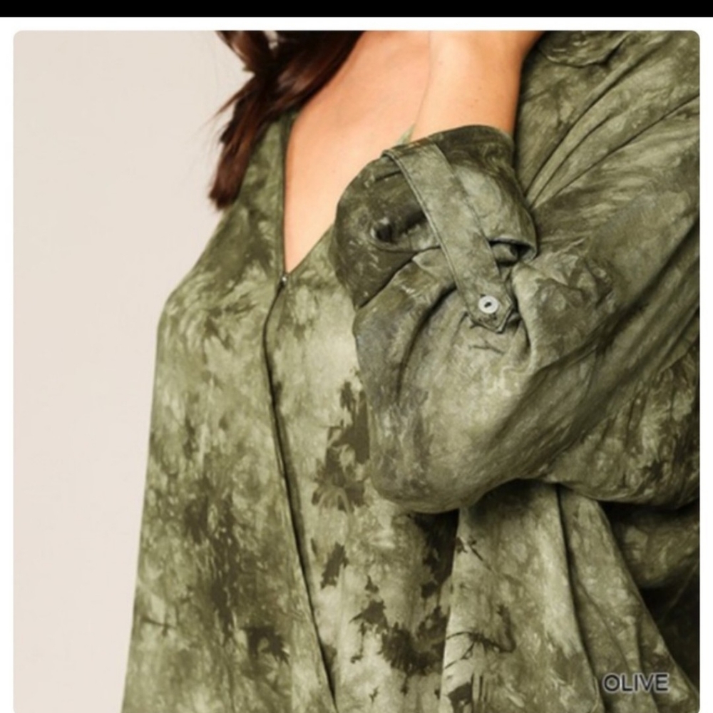 🔥$5🔥OLIVE TIE-DYE TOP/BLOUSE -NEW. SIZE -SMALL - Picture 5 of 6